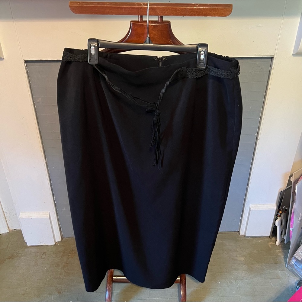 Elegant Black Women's Skirt